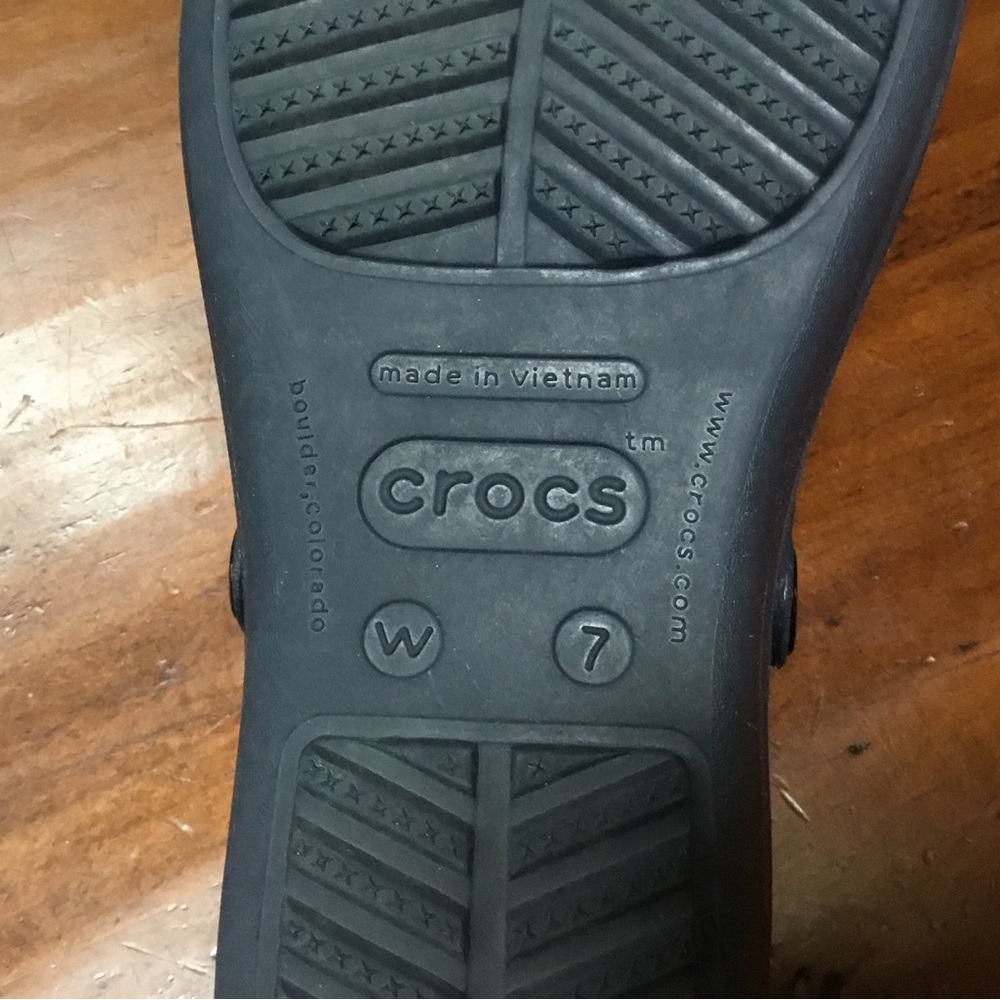 Crocs Dual Comfort Navy/Grey Sandals with Silver Accents Sz 7 Women’s - Picture 5 of 5